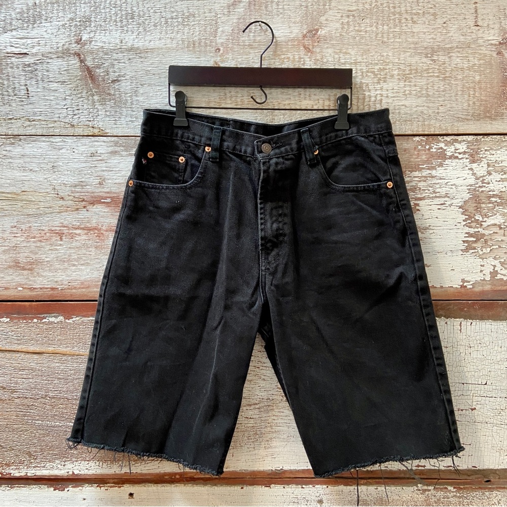 Levi’s // black denim shorts
